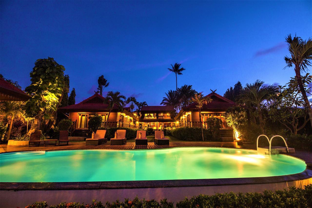 Erawan Villa Hotel Плажа Банграк Екстериор снимка